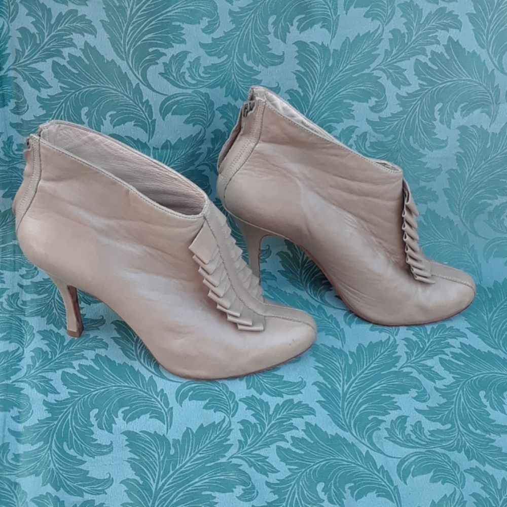Pour la Victoire size 8.5 tan leather booties - Picture 8 of 8